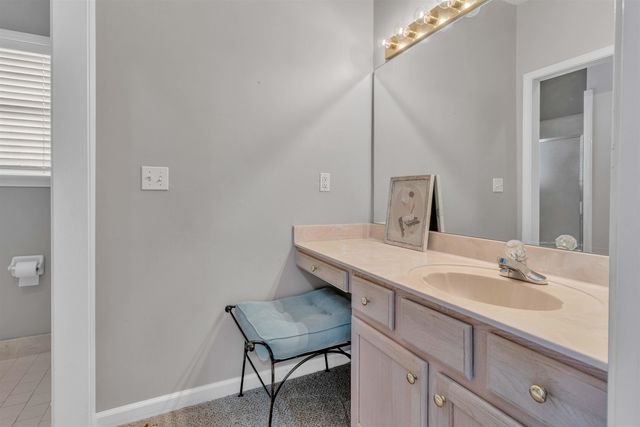 8676 N ASHLEY GLEN CIR, Memphis, TN 38018