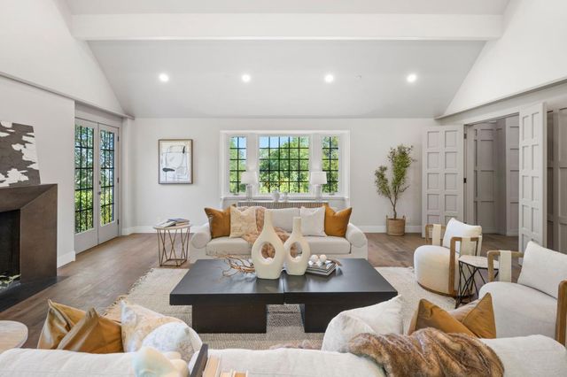260 Robin Road, Hillsborough, CA 94010