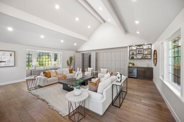 260 Robin Road, Hillsborough, CA 94010