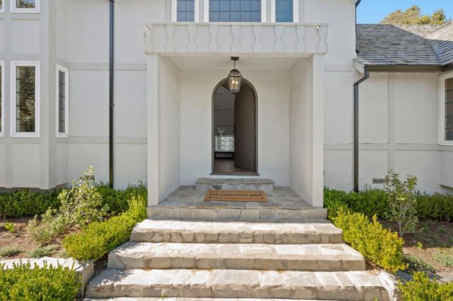 260 Robin Road, Hillsborough, CA 94010