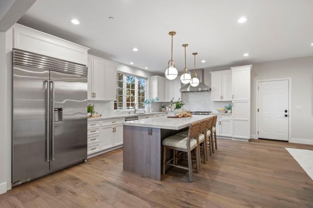 260 Robin Road, Hillsborough, CA 94010