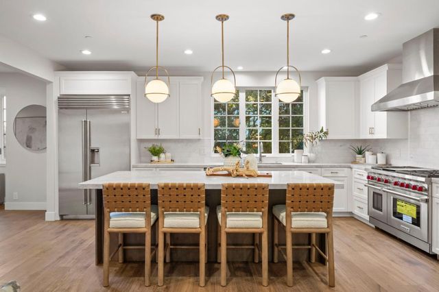 260 Robin Road, Hillsborough, CA 94010