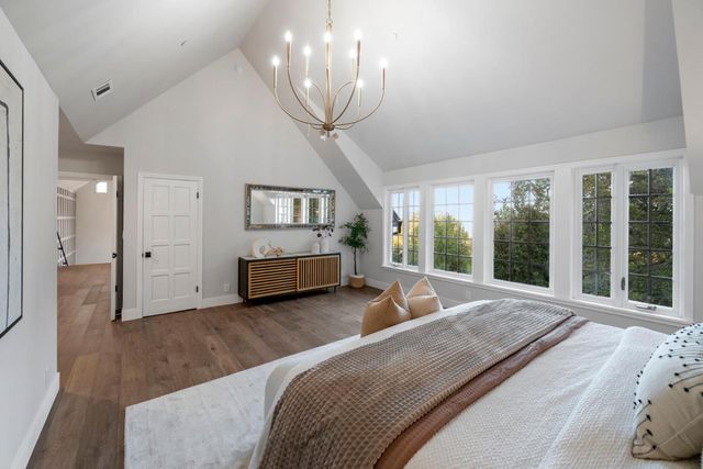 260 Robin Road, Hillsborough, CA 94010