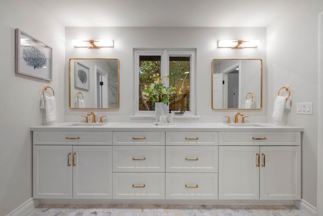 260 Robin Road, Hillsborough, CA 94010