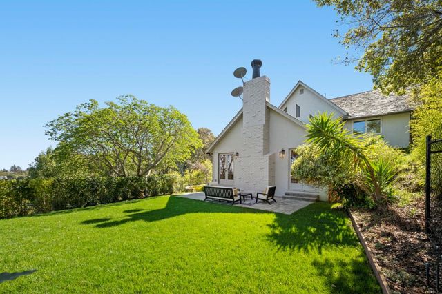 260 Robin Road, Hillsborough, CA 94010