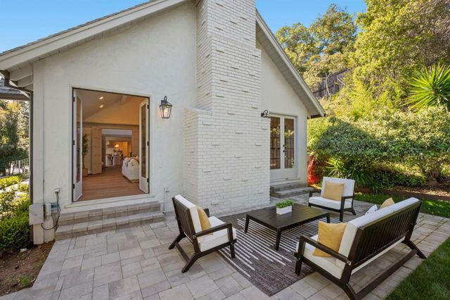 260 Robin Road, Hillsborough, CA 94010