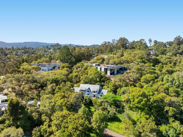 260 Robin Road, Hillsborough, CA 94010