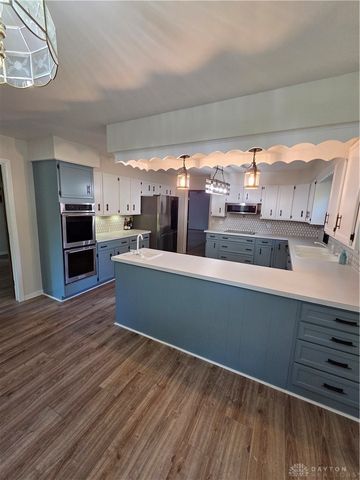 5526 Red Coach Road, Dayton, OH 45429