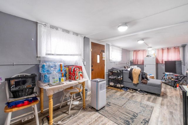 2640-2642 W Broad Street, Columbus, OH 43204