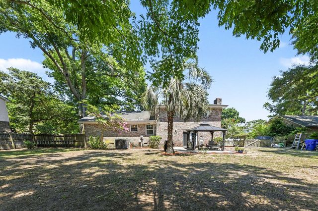 649 Pelzer Drive, Mount Pleasant, SC 29464
