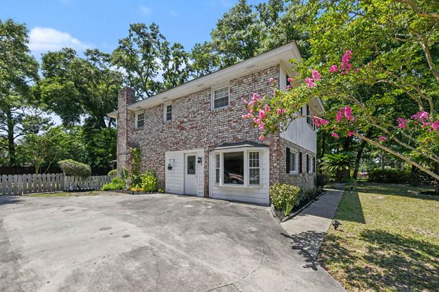 649 Pelzer Drive, Mount Pleasant, SC 29464