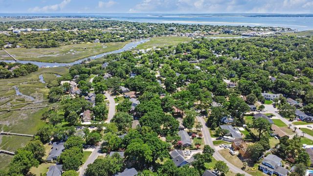 649 Pelzer Drive, Mount Pleasant, SC 29464