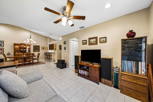 10069 Andrea Lane A, Boynton Beach, FL 33437