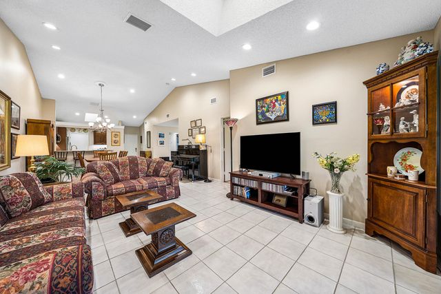 10069 Andrea Lane A, Boynton Beach, FL 33437