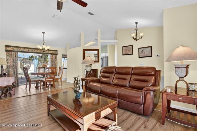 467 Caravan Terrace, Sebastian, FL 32958