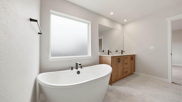 21556 SE Etna Place, Bend, OR 97702