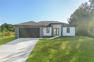 2708 Helen PL, Lehigh Acres, FL 33971