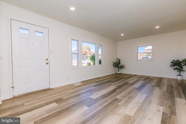 252 N OLDS BLVD, Fairless Hills, PA 19030