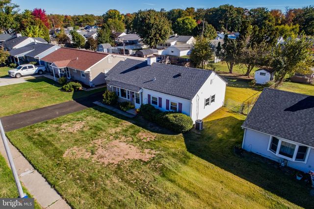 252 N OLDS BLVD, Fairless Hills, PA 19030