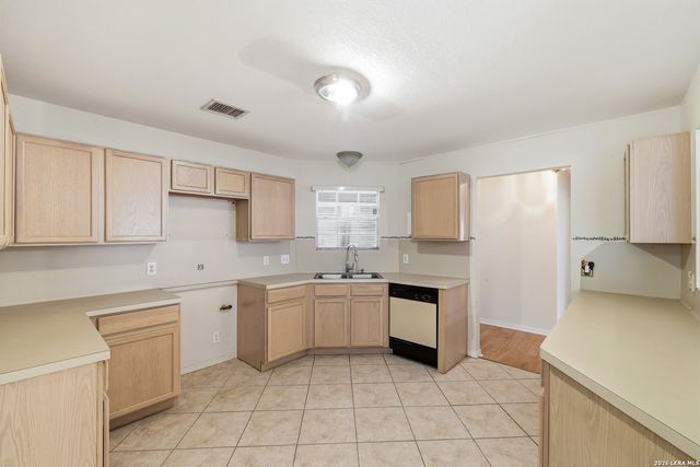 7518 Sutters Mine, Converse, TX 78109