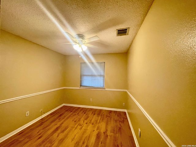 9247 RIDGE GROVE ST, San Antonio, TX 78250
