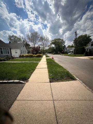 568 Irving Street, Westbury, NY 11590