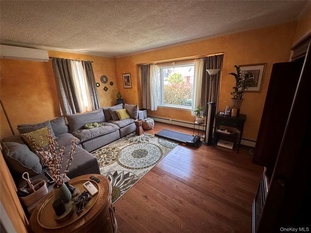 568 Irving Street, Westbury, NY 11590