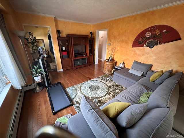 568 Irving Street, Westbury, NY 11590