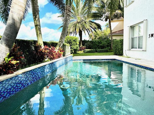 107 Via Escobar Place, Palm Beach Gardens, FL 33418
