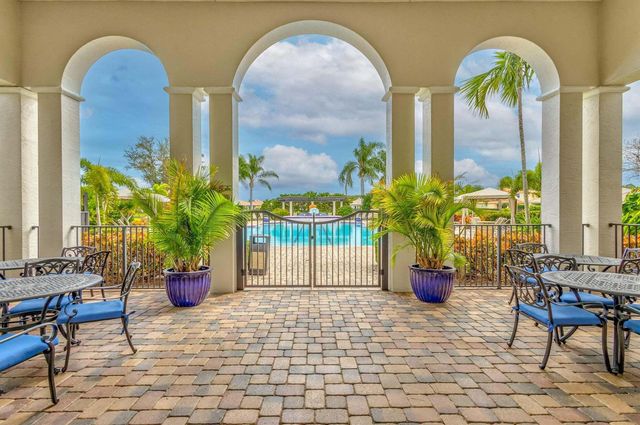 107 Via Escobar Place, Palm Beach Gardens, FL 33418