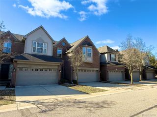 41271 N Maplewood Drive, Canton Charter Township, MI 48187