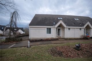 15 Ridgemead Fields Dr, Plum Boro, PA 15147
