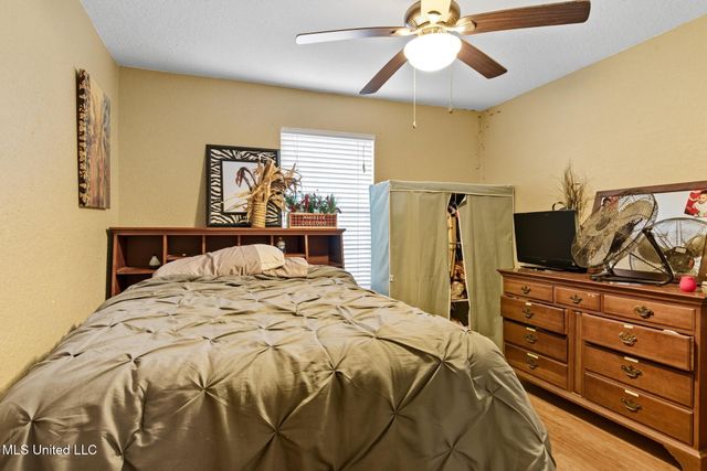 6097 E Quitman Street, Bay Saint Louis, MS 39520