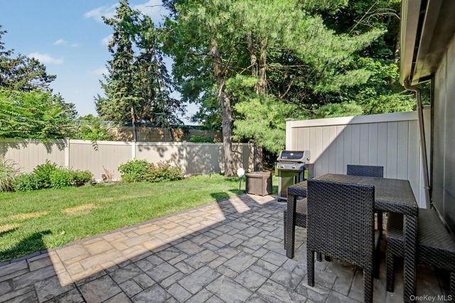 3 Adrian Court E, Cortlandt Manor, NY 10567