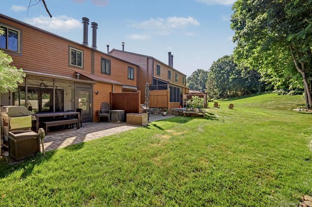3 Adrian Court E, Cortlandt Manor, NY 10567