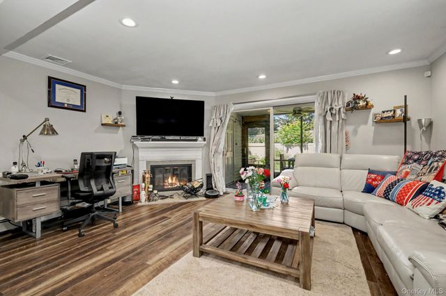 3 Adrian Court E, Cortlandt Manor, NY 10567