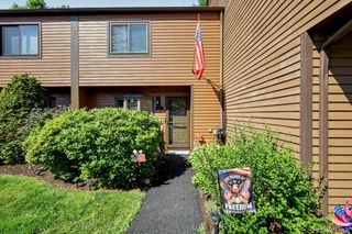 3 Adrian Court E, Cortlandt Manor, NY 10567