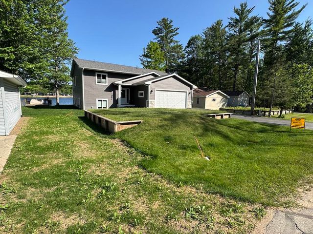 3382 Pinecrest Drive, Gladwin, MI 48624