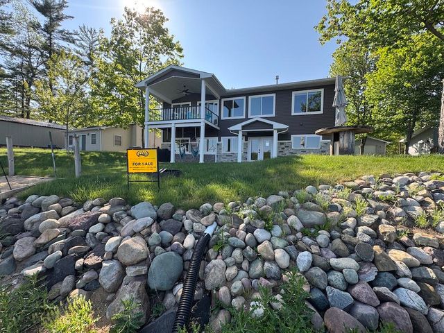 3382 Pinecrest Drive, Gladwin, MI 48624
