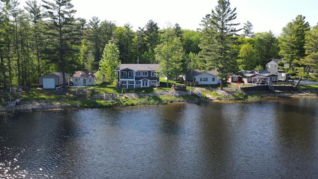 3382 Pinecrest Drive, Gladwin, MI 48624