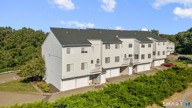 136 Staffordshire Commons Drive 136, Wallingford, CT 06492