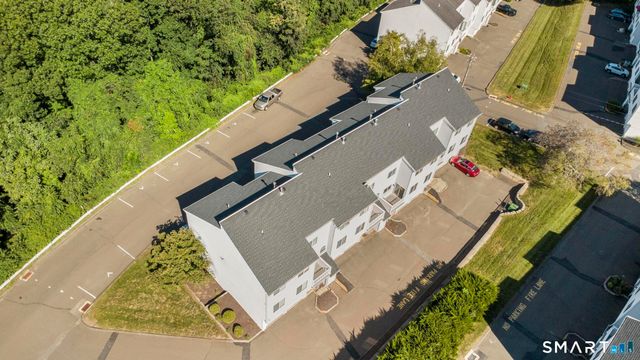 136 Staffordshire Commons Drive 136, Wallingford, CT 06492
