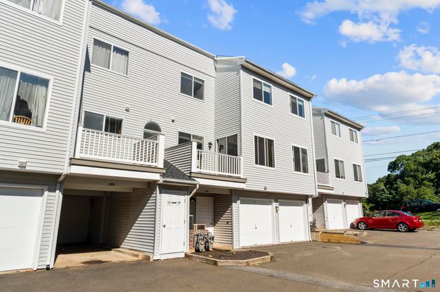 136 Staffordshire Commons Drive 136, Wallingford, CT 06492