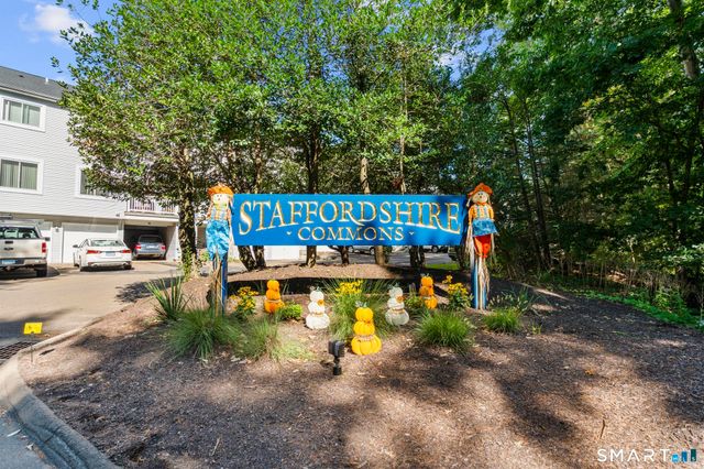 136 Staffordshire Commons Drive 136, Wallingford, CT 06492