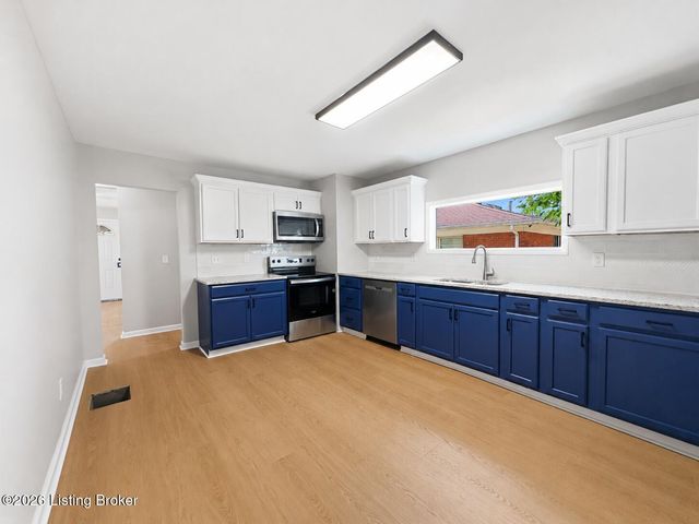 2613 Wingfield Ln, Louisville, KY 40210