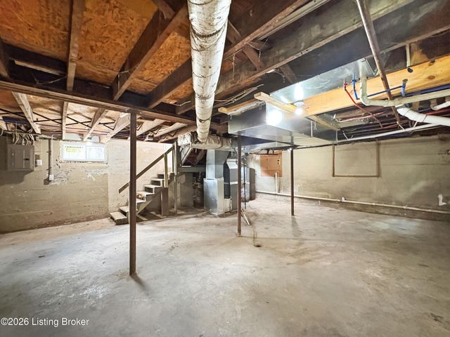 2613 Wingfield Ln, Louisville, KY 40210