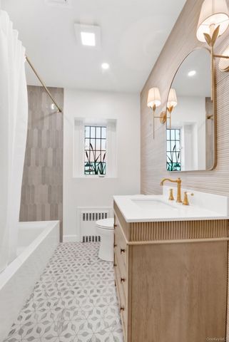 166 W Olive Street, Long Beach, NY 11561