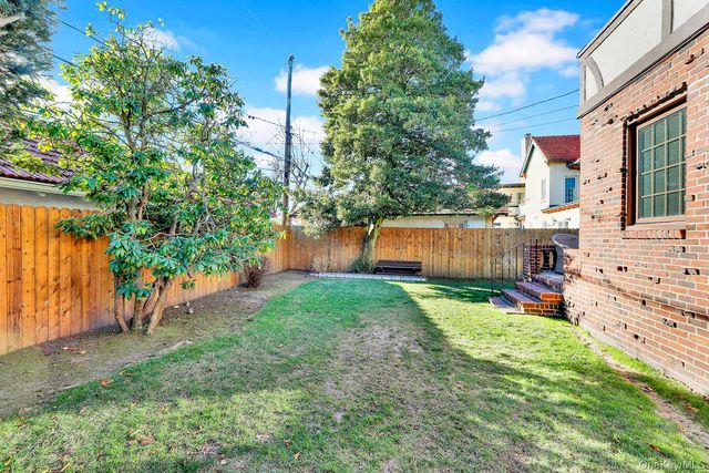 166 W Olive Street, Long Beach, NY 11561