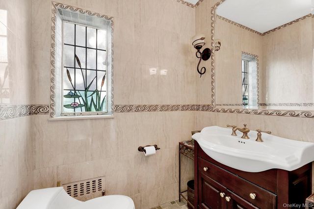 166 W Olive Street, Long Beach, NY 11561