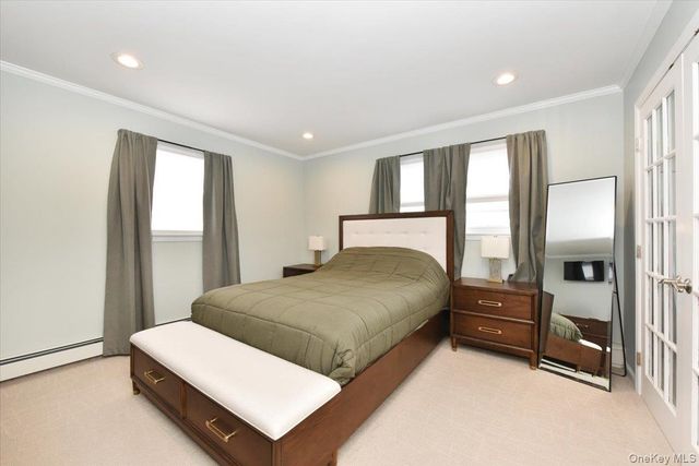 359 Park Lane, Massapequa Park, NY 11762